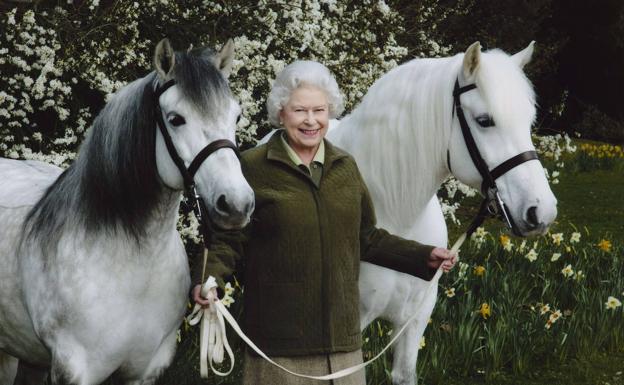 70 años de reinado de Isabel II: su frialdad con Thatcher, Lady Di y los abusos de Andrés