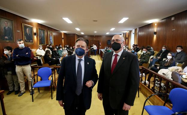Alfredo Canteli, a los alumnos de Minas: «Si estamos juntos y unidos, la Escuela no se va de Oviedo»