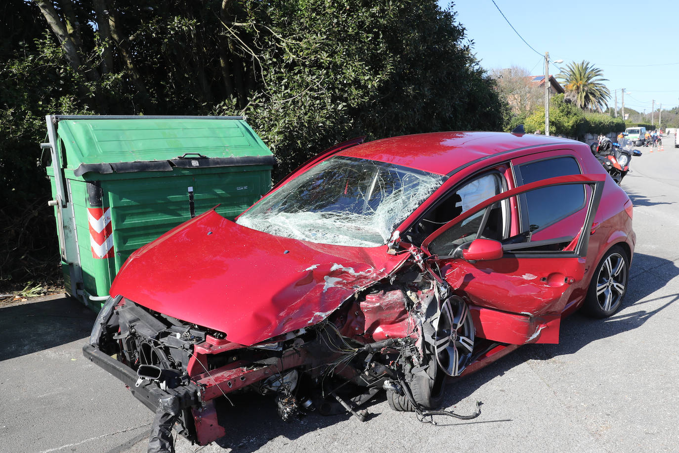 Un accidente en la carretera de La Providencia deja tres heridos