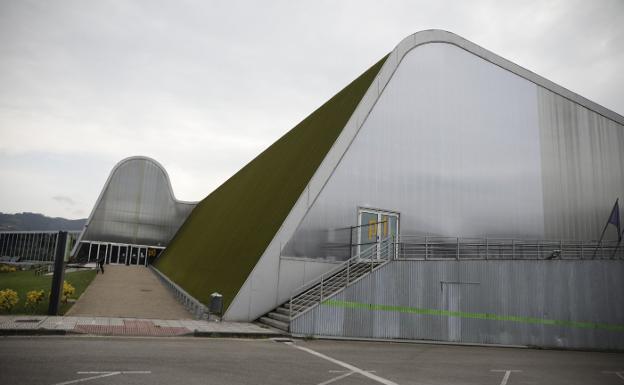 La pista polideportiva Juan Carlos Beiro, sin fecha de apertura tras tres años cerrada