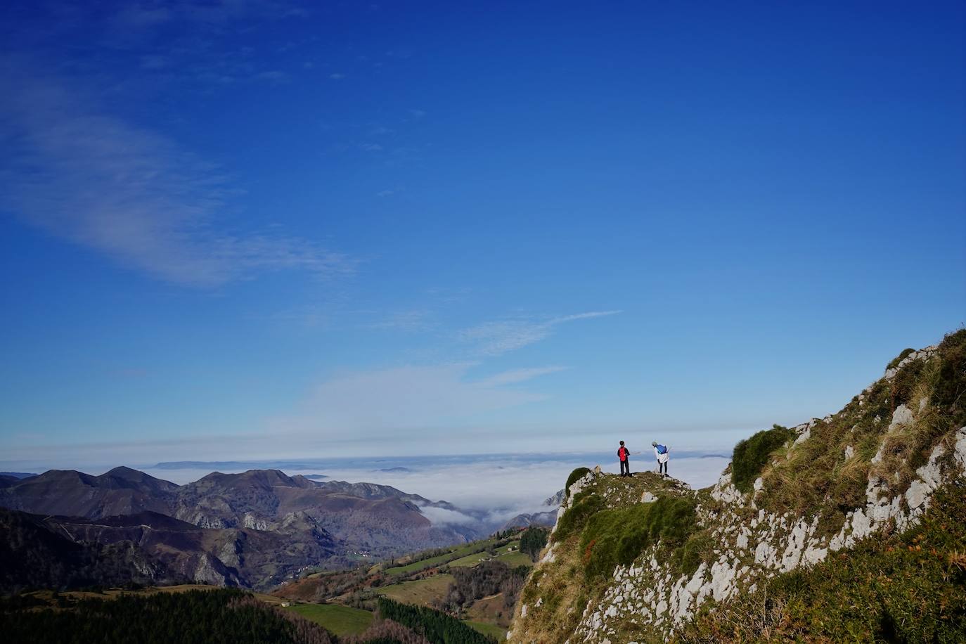 Ruta a la Mota Cetín desde Moandi: una cumbre con vistas impresionantes