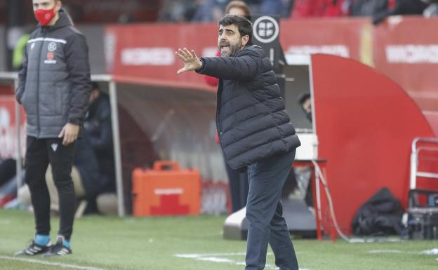 Sporting | Gallego: «Tengo muchísima faena en el día a día como para estar pendiente de lo externo»