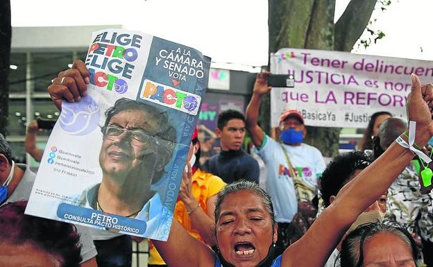 Colombia afronta el desafío de vencer el miedo y apostar por el cambio