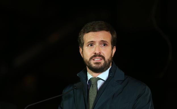 Casado se queda solo