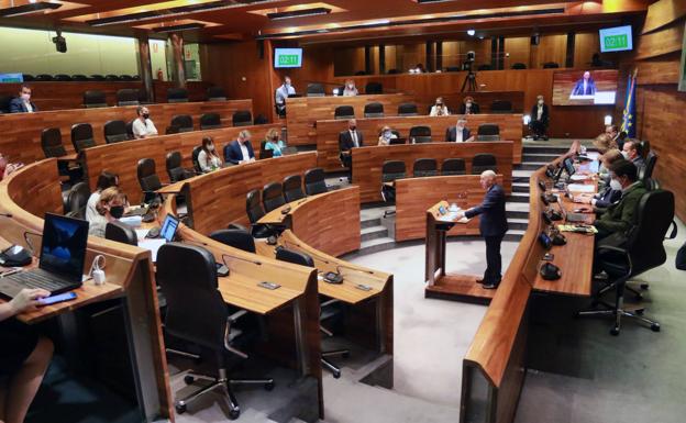 Blanco duda sobre la enfermedad de Piñán y Cofiño lo acusa de ser «mala persona»