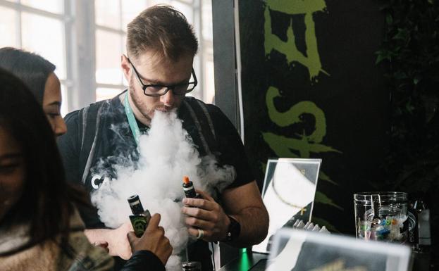 Vapear en la adolescencia tiene efectos a largo plazo, según un estudio