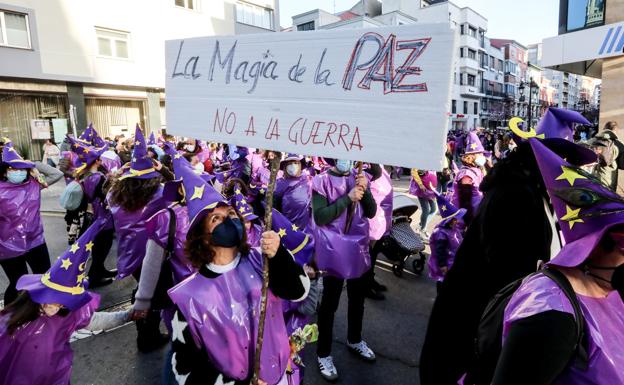 Cientos de escolinos de cuento se reencuentran con el Antroxu