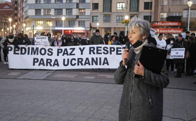 «Putin no va a parar», claman en Gijón ucranianos residentes en Asturias