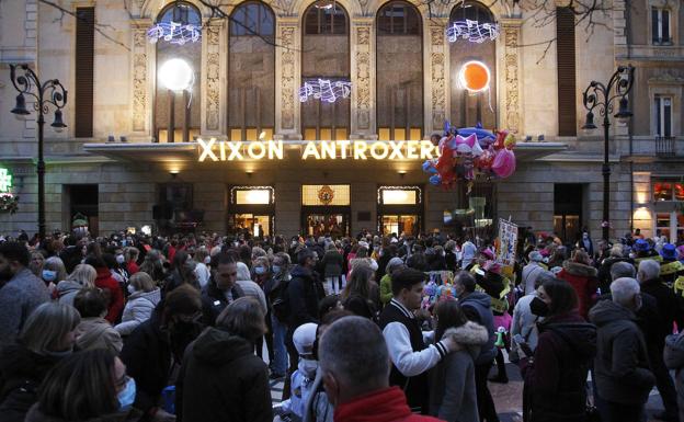 Gijón, de restallu por Carnaval