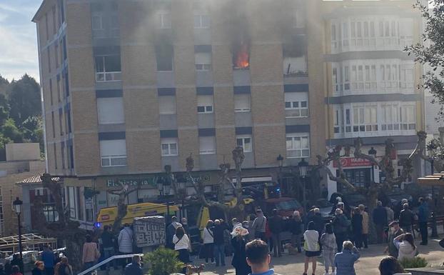 Seis personas heridas en un incendio urbano en Candás