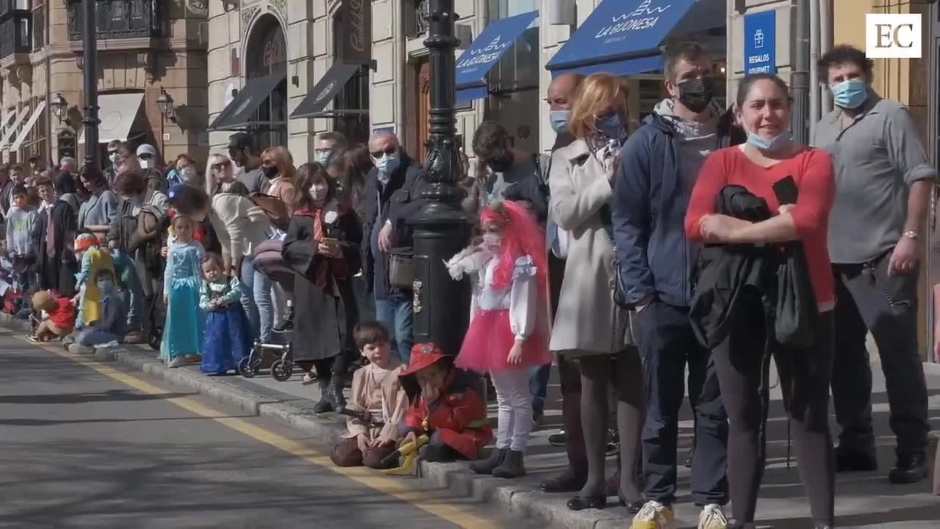 Desfile infantil lleno de superhéroes en Gijón