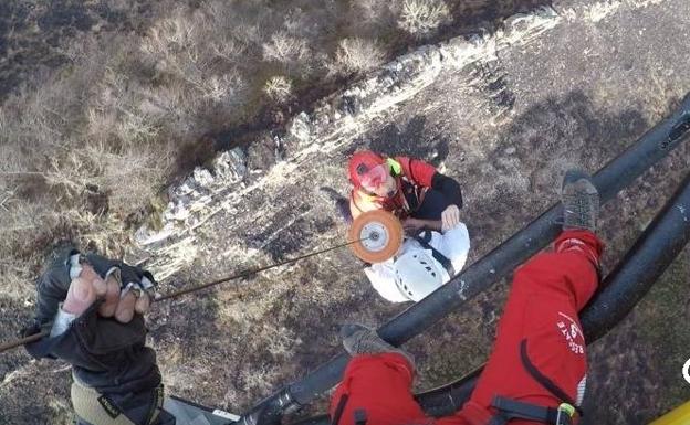 Rescatan a dos personas en las montañas de Amieva y Sobrescobio