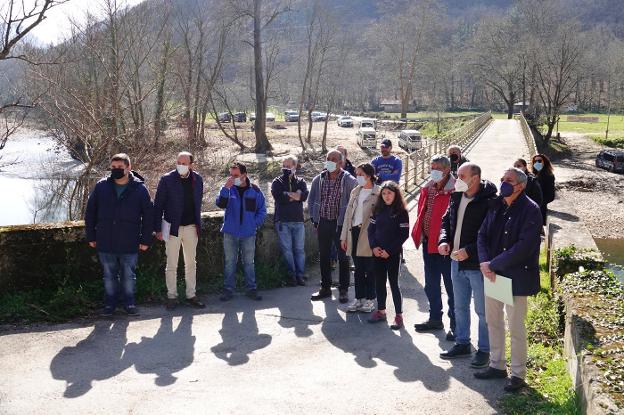 El Principado repara el acceso a Toraño para evitar el «caos» a vecinos y empresas de canoas