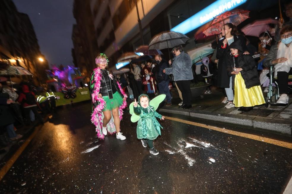 Calles llenas de fantasía en un desfile histórico