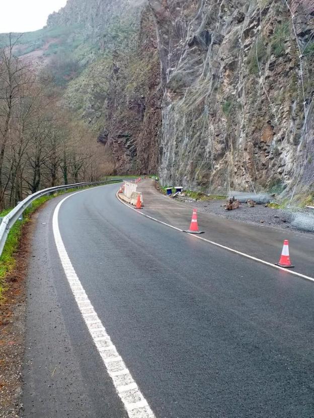 Finalizan los cortes en la AS-15 a su paso por Pilotuerto y Javita, en Tineo y Cangas