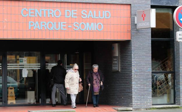 Los médicos de familia vuelven a tramitar las bajas laborales