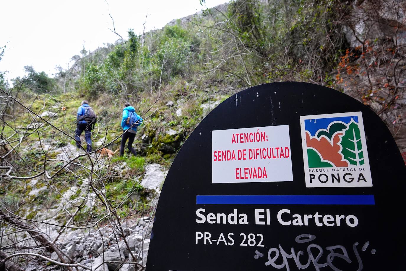 A Peña Salón por el camín de Degüera