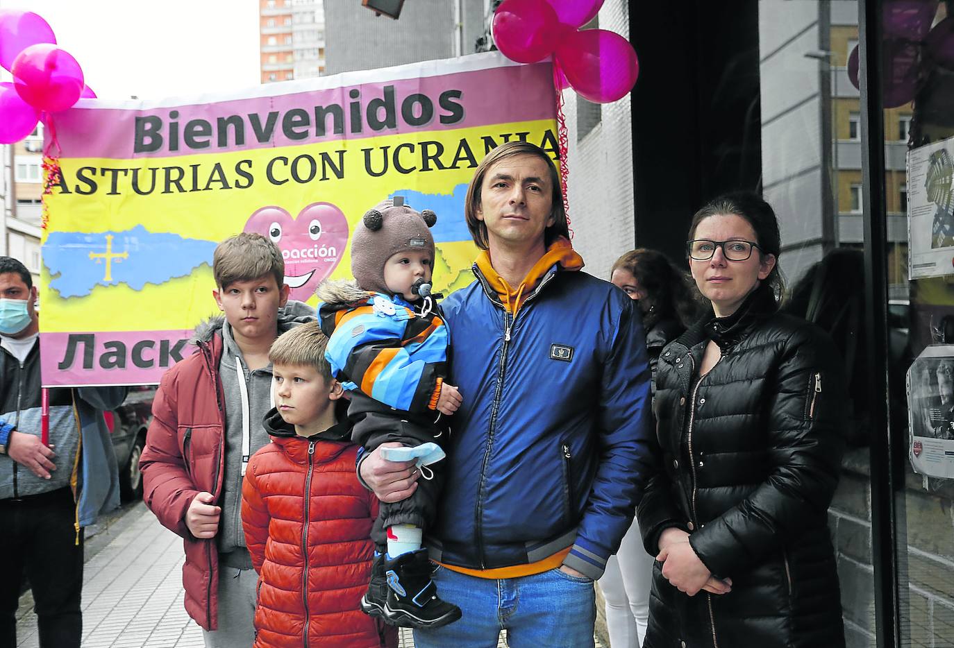 «Tuvimos suerte de salir, nuestra casa está arrasada por los bombardeos»