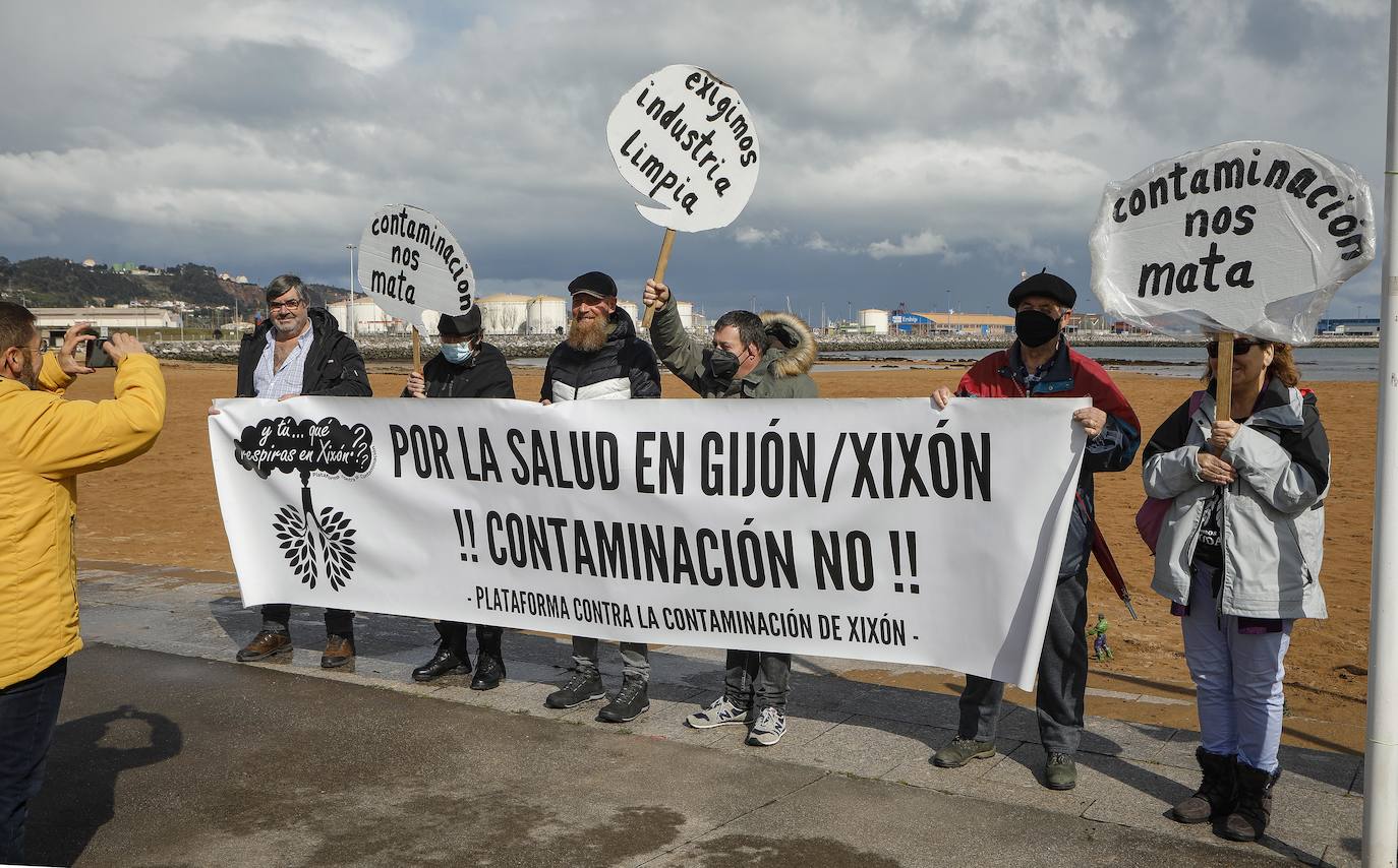 Gijón protesta contra la contaminación: «La salud no se vende ni se delega»