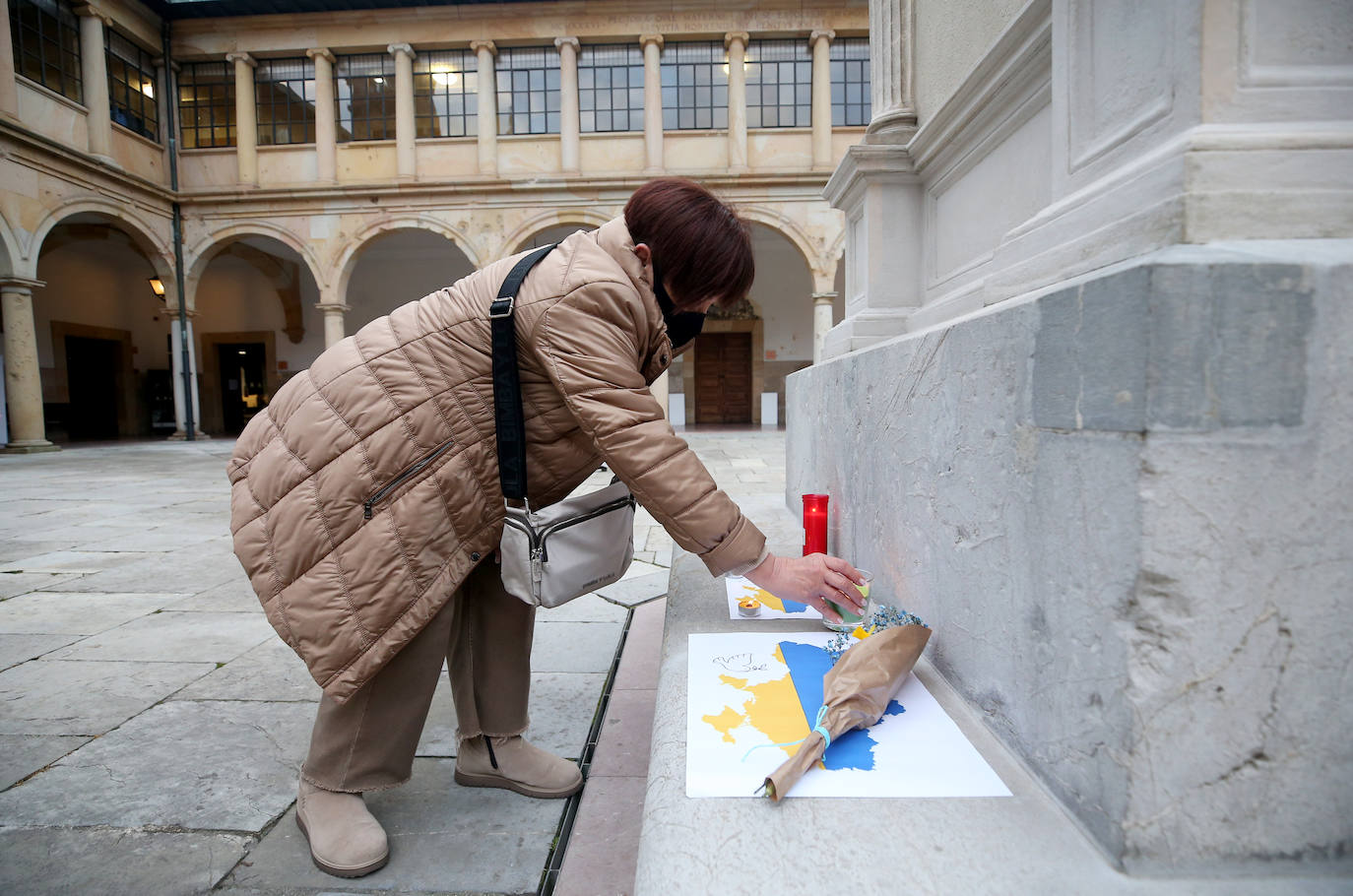 Concentración en Oviedo a favor de la paz y en repulsa a la invasión de Ucrania