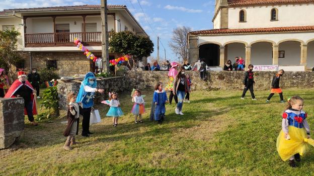 Animado carnaval en Argüero