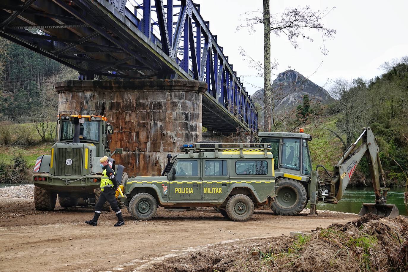 Ensayos de la UME contra inundaciones