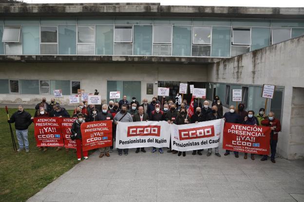 Los pensionistas del Caudal alzan la voz por la sanidad pública