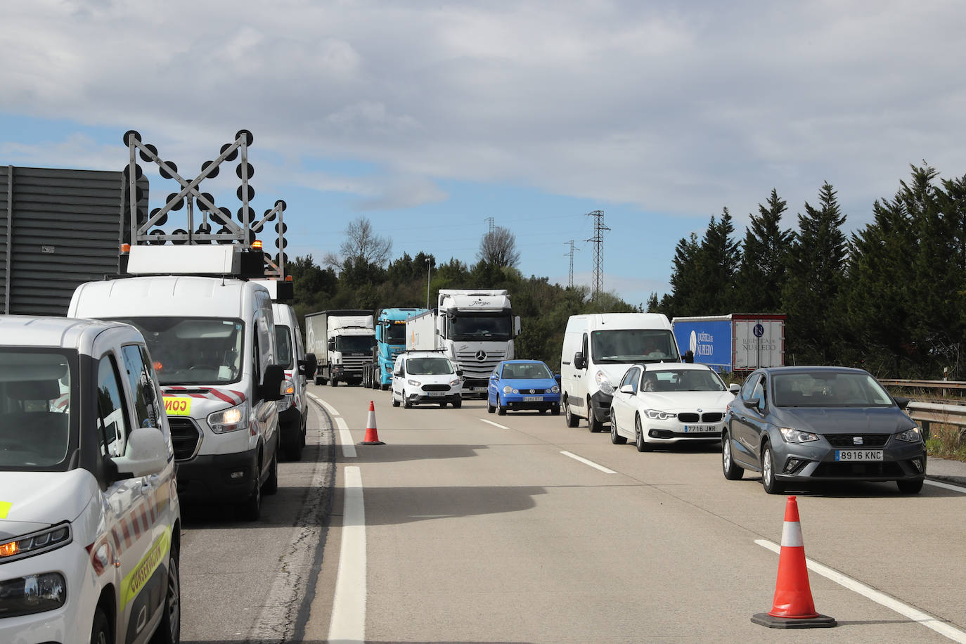 Retenciones el la 'Y' por un accidente con seis coches implicados