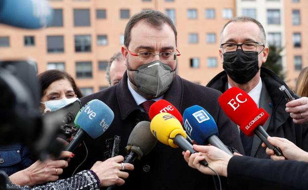 Barbón avisa de que la entrada de Vox en el gobierno de Castilla y León «puede alterar los vínculos y el trabajo compartido»