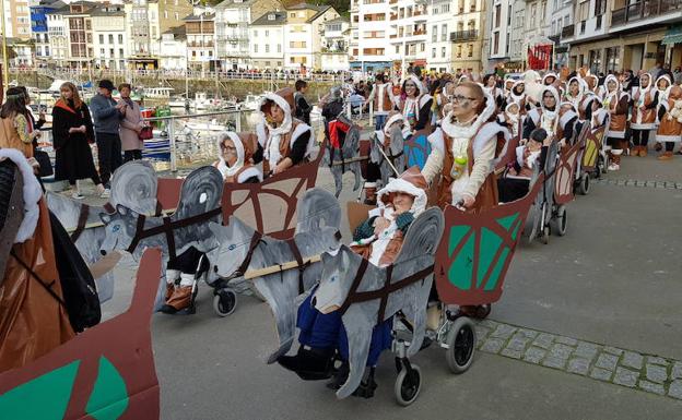 El Consistorio asume la gestión del carnaval de Luarca al no entenderse con la organización