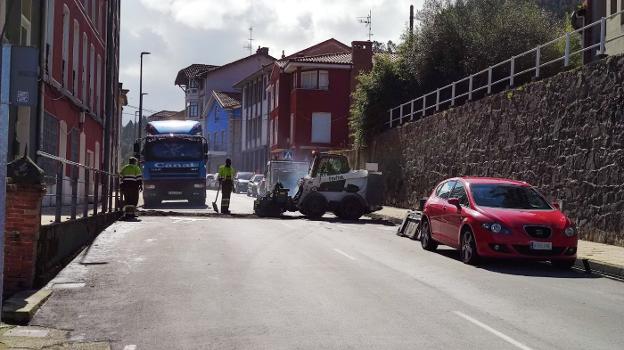 La crisis de suministros bloquea varias obras municipales en Muros de Nalón