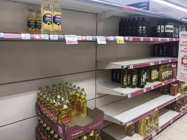 El acopio provoca falta de productos como los cereales y la leche en los supermercados asturianos