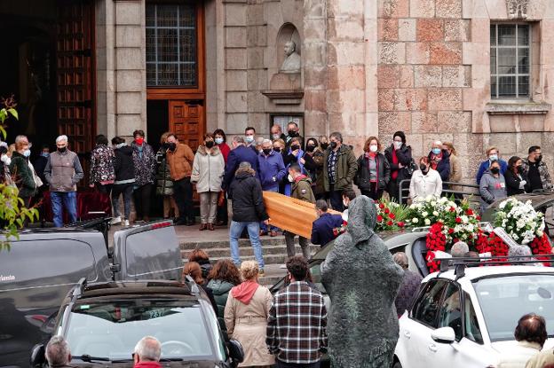 Cangas despide a 'Nachín', «un buen tío que siempre tiraba para adelante y animaba»