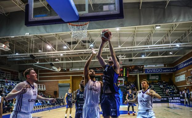 Atencia y Arteaga lideran otro festival del Unicaja