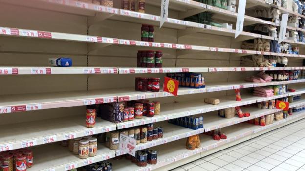 Continúa la falta de algunos productos en los estantes de los supermercados asturianos