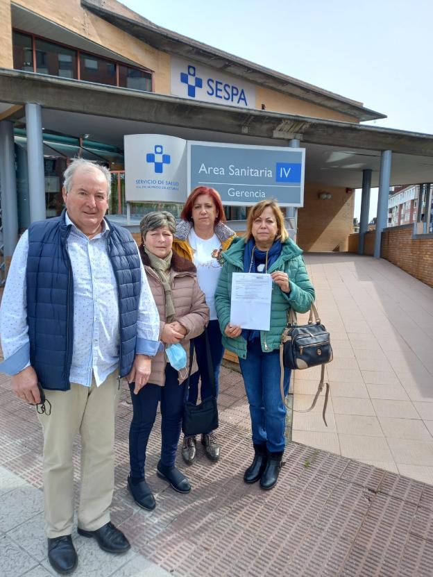 Candamo recoge firmas para recuperar las guardias médicas