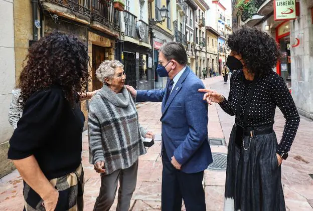 Escuela primaria respirar Medieval El pequeño comercio de barrio en Oviedo tiene nombre de mujer | El Comercio