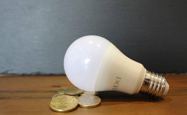 Cómo solicitar el bono social que reduce la factura de la luz hasta un 70%