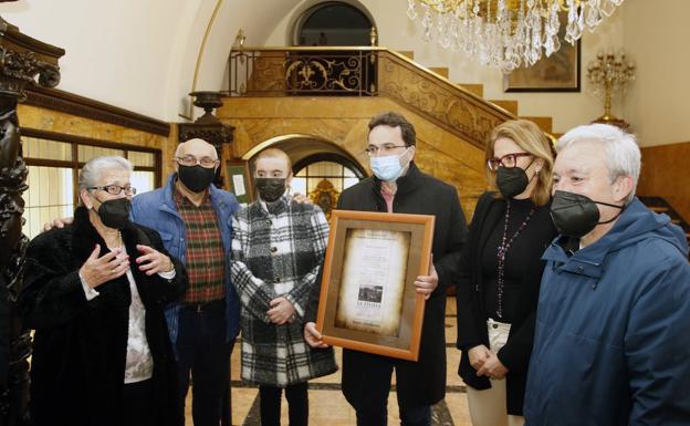 El Teatro Jovellanos recibe el premio honorífico de la Compañía Asturiana de Comedias