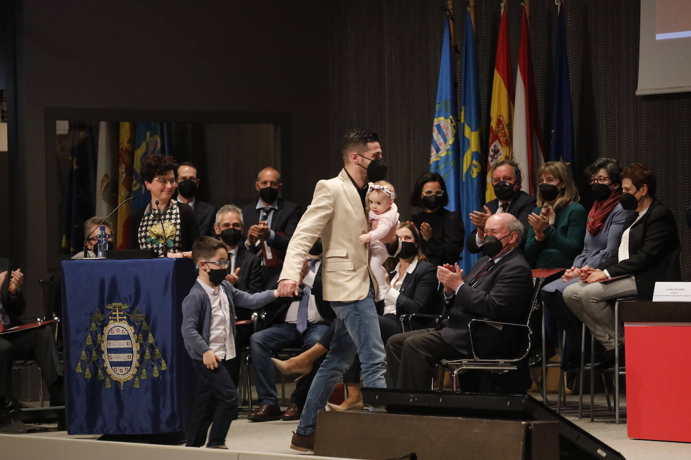 Entrega de diplomas a más de 400 alumnos de la Escuela Politécnica de Ingeniería de Gijón