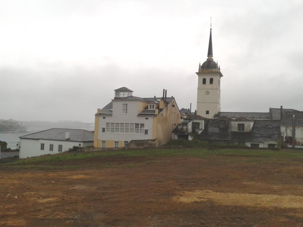 De la larga sombra de la espada del Cid a la costa de Santiniebla