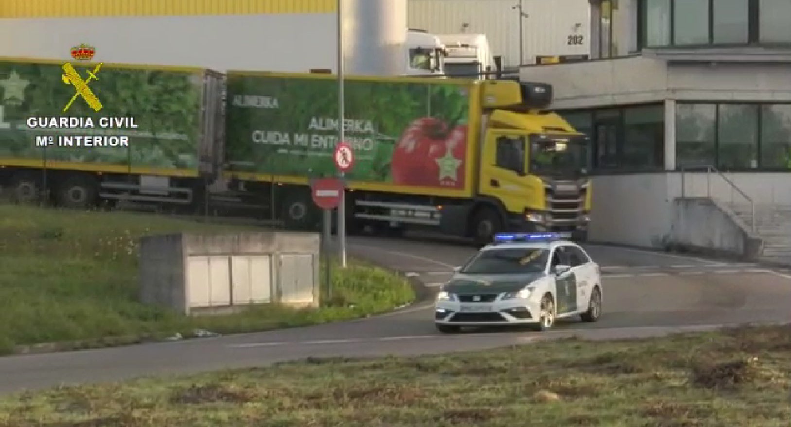 La Guardia Civil escolta a 55 convoyes en Asturias para garantizar el abastecimiento