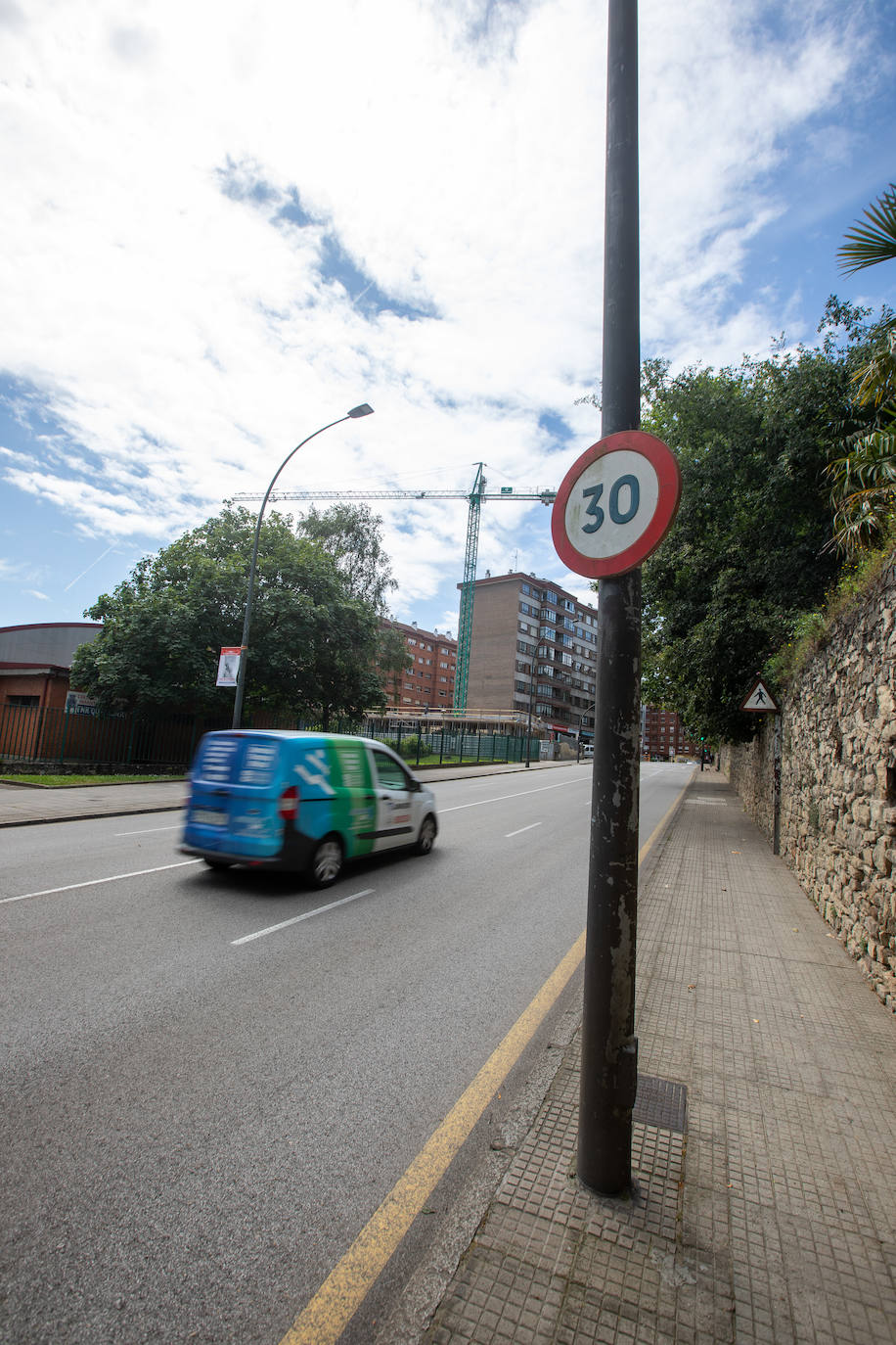 Detenido un hombre en Avilés por golpear a su pareja en plena calle