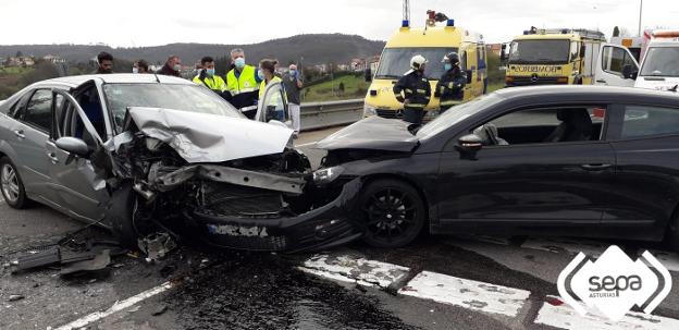 Dos heridos en un accidente en Muros