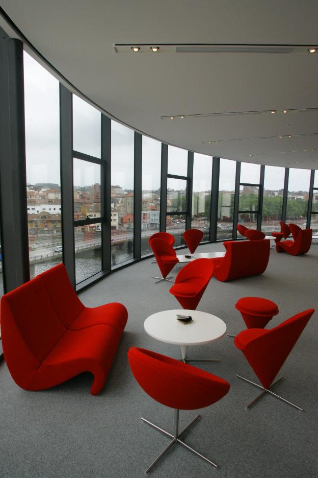 El Niemeyer busca recuperar la actividad hostelera en la torre