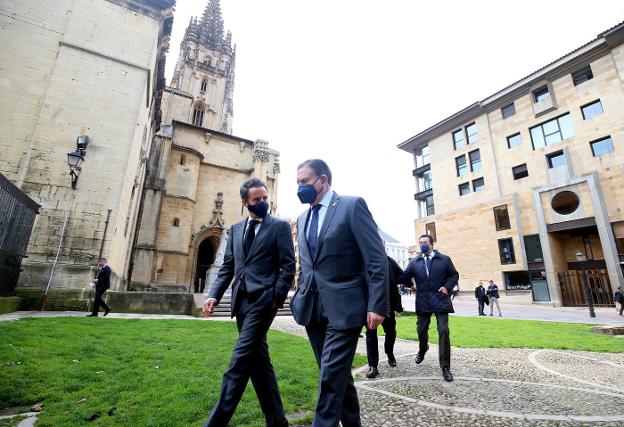 La crisis del transporte hace peligrar el inicio de la restauración de los accesos a la torre de la Catedral