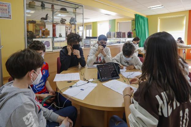 Promesas de la radio a los trece