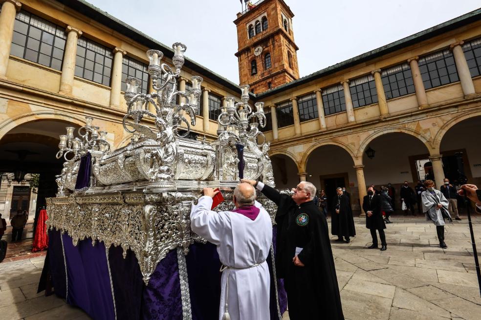 La virgen de Loreto, «buque insignia» de la Semana Santa
