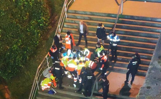 Un hombre resulta herido grave tras caer por las escaleras de La Ería en Oviedo