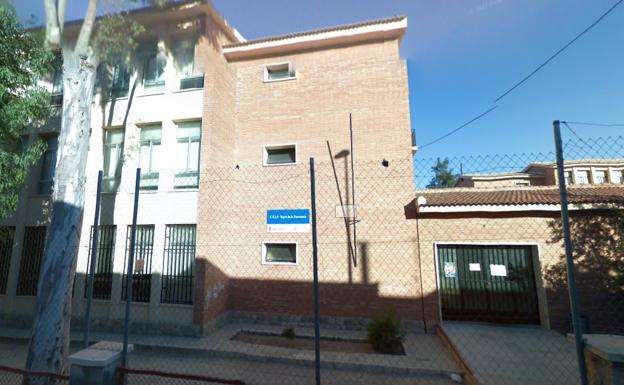 Un alumno de un colegio de Murcia acude a clase con una pistola